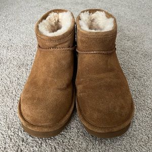 BearPaw Shorty Suede Booties size 10